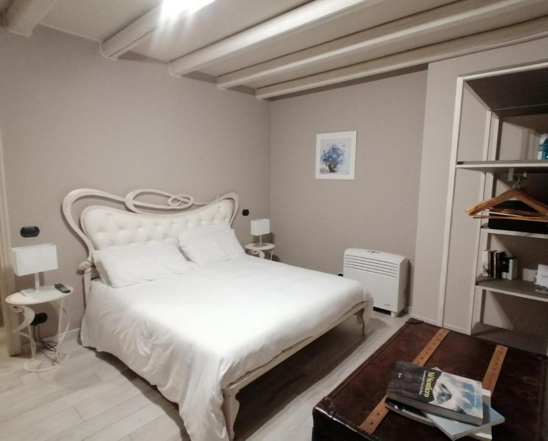 Casale Raffaello B&B Como Albese Con Cassano Kültér fotó