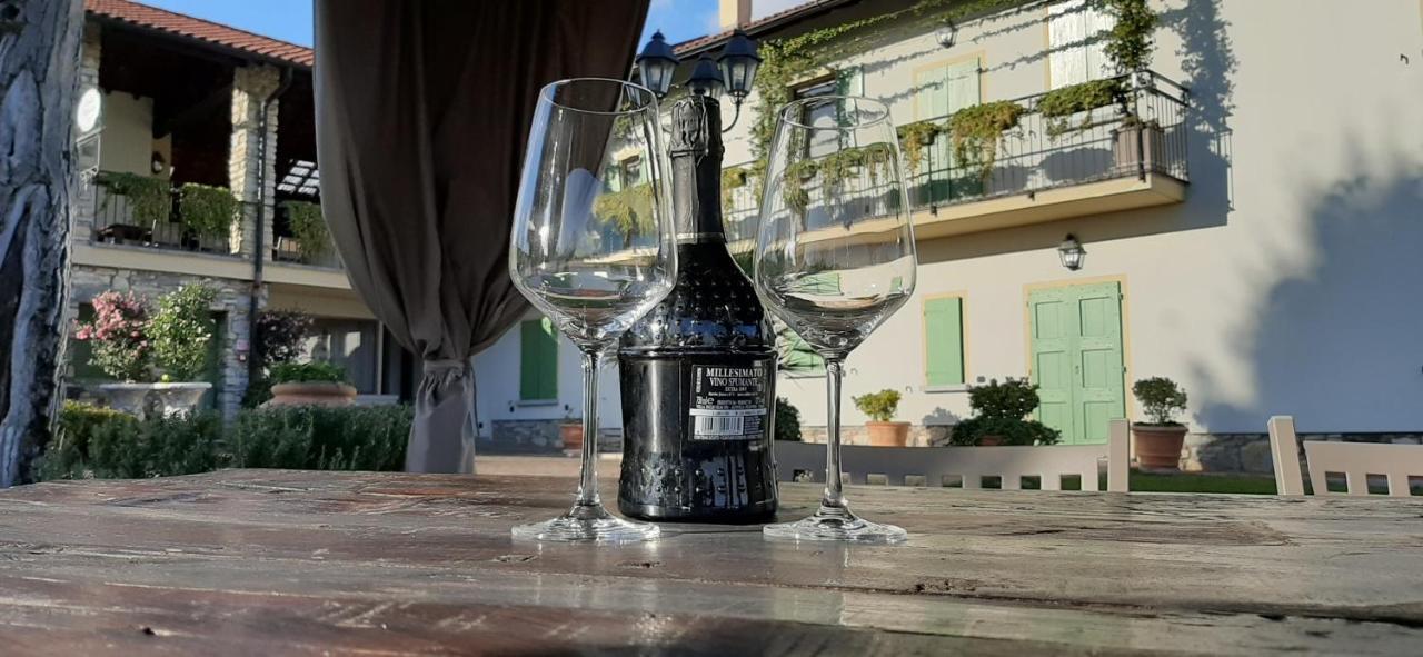 Casale Raffaello B&B Como Albese Con Cassano Kültér fotó