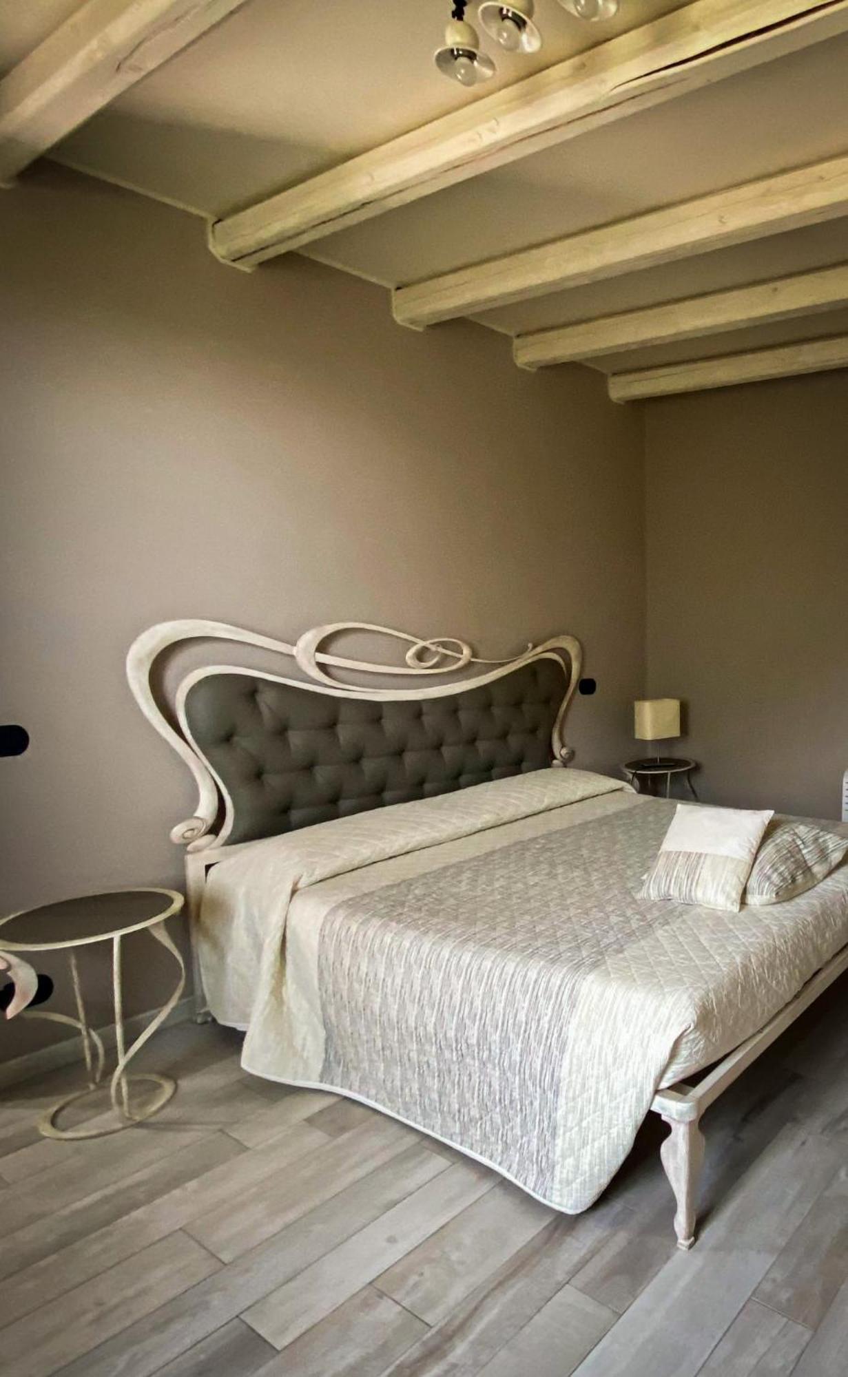 Casale Raffaello B&B Como Albese Con Cassano Kültér fotó
