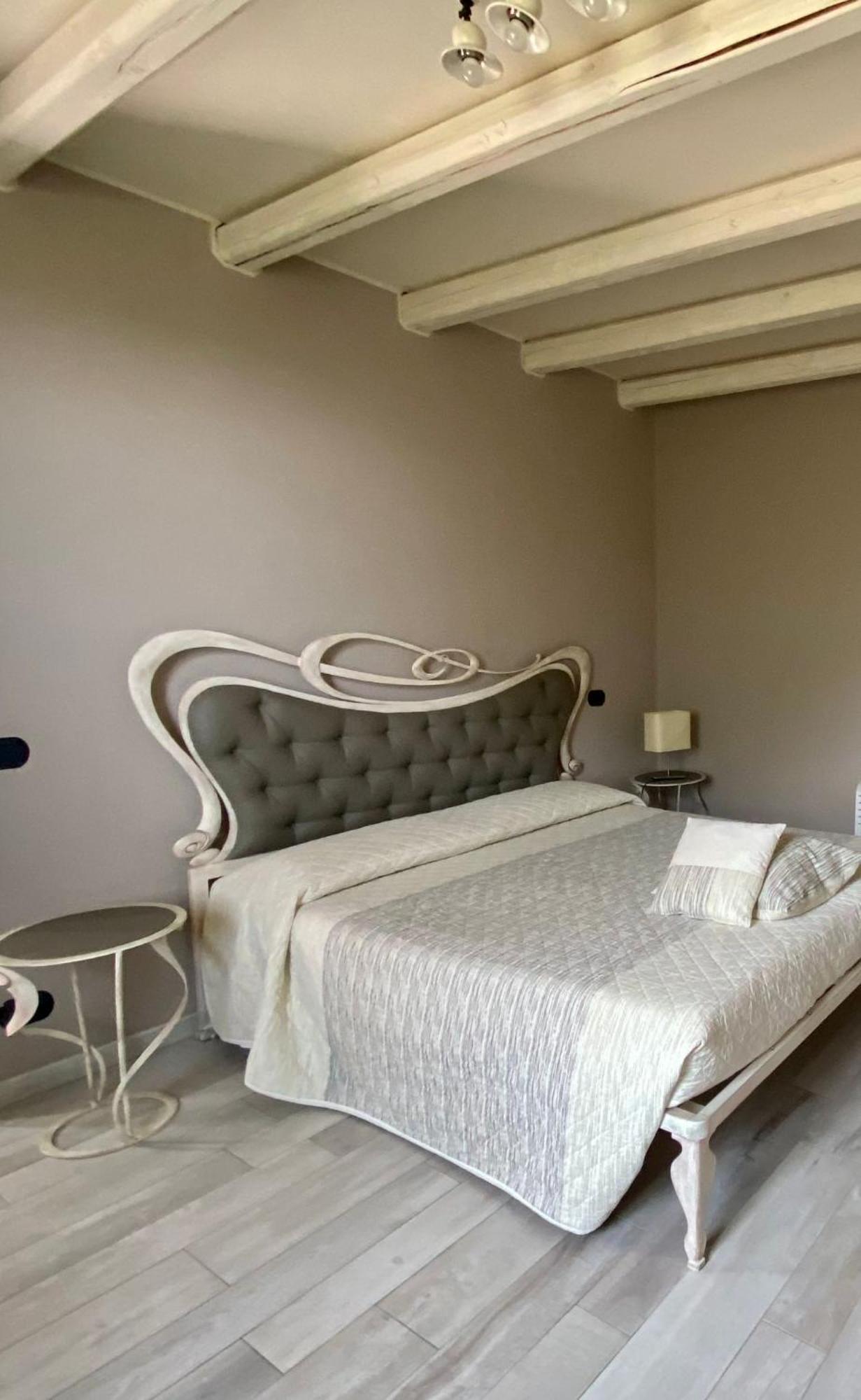 Casale Raffaello B&B Como Albese Con Cassano Kültér fotó